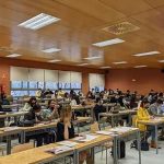 Un estudiante con gran discapacidad y su madre se van a graduar de ADE en la Universidad de Castilla La Mancha